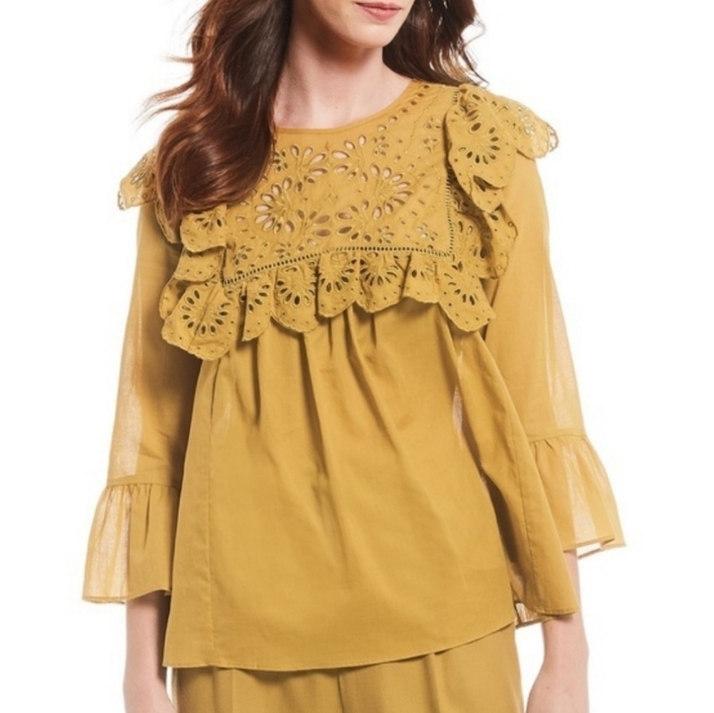 a love a Long Sleeve Ruffle Eyelet Smocked Top- size S